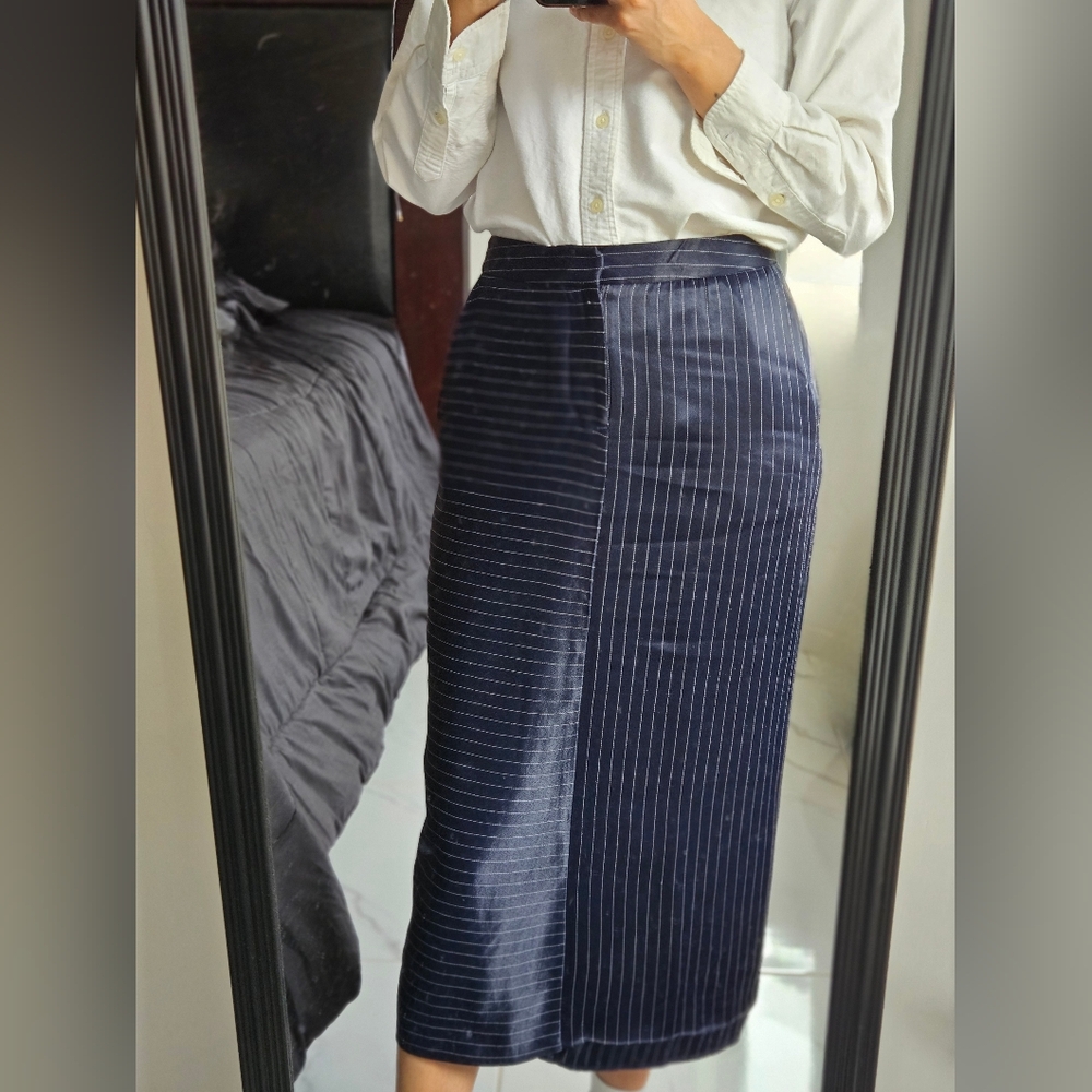 Banana Republic White and Navy Pinstripe Pencil Midi Skirt